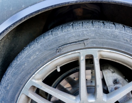 Crepa nello pneumatico